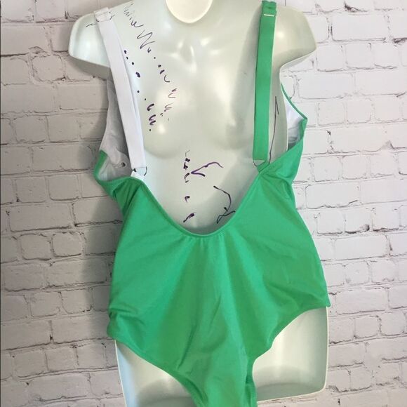 ‎One Piece Swimsuit Size 3 +Sarong-beach Cover - Picture 9 of 13